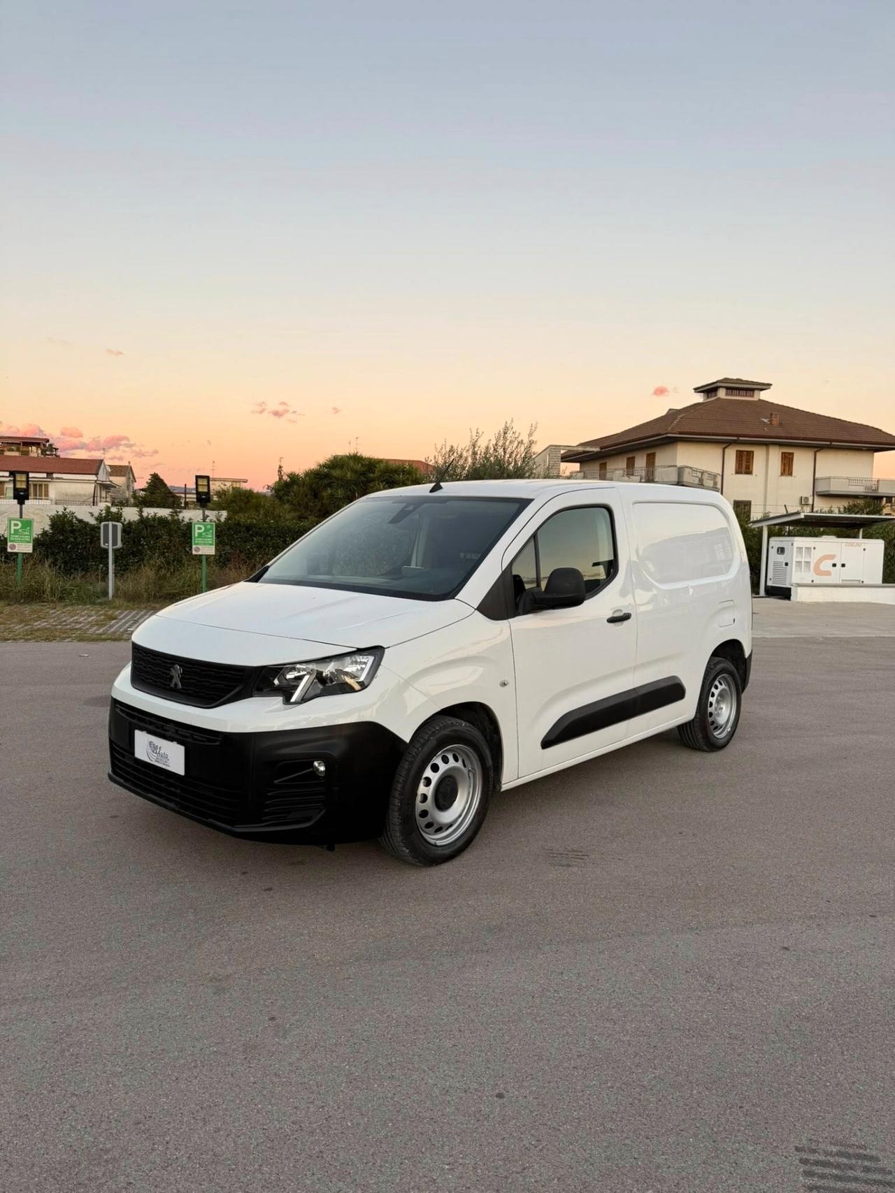 Peugeot Partner BlueHDi 100 S&S PC Furgone Pro