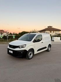 Peugeot Partner BlueHDi 100 S&S PC Furgone Pro