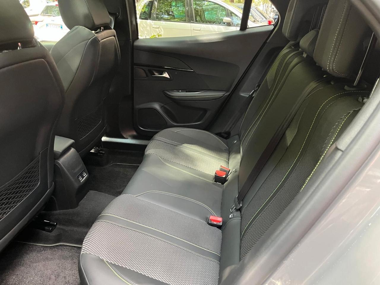 Peugeot 2008 Hybrid 136 e-DCS6 GT