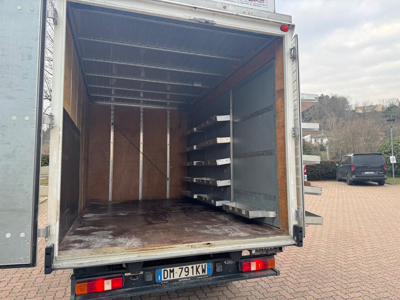 Ford transit furgonato con tenda elettrica