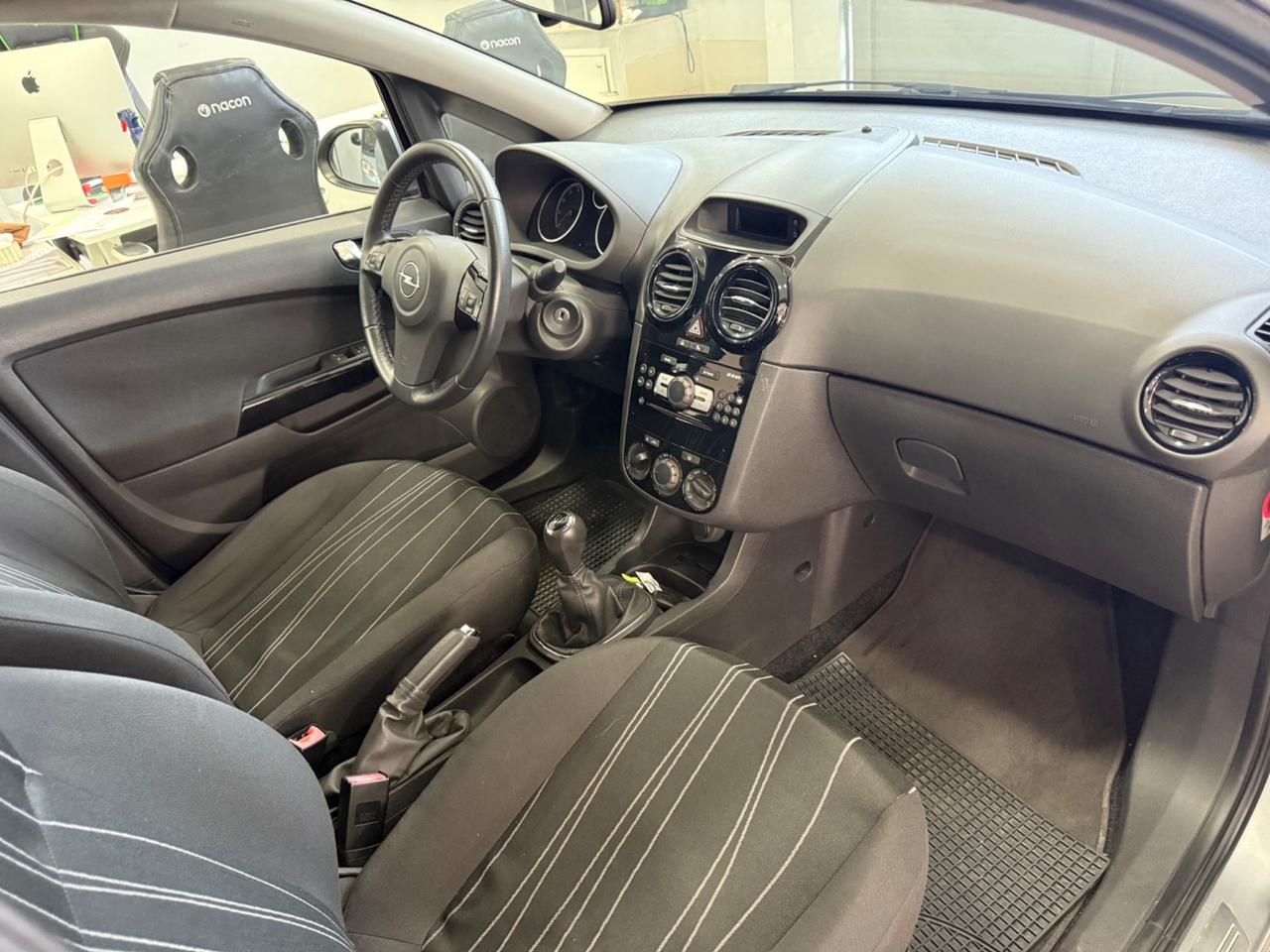 Opel Corsa 1.2 gpl 2011 full optional