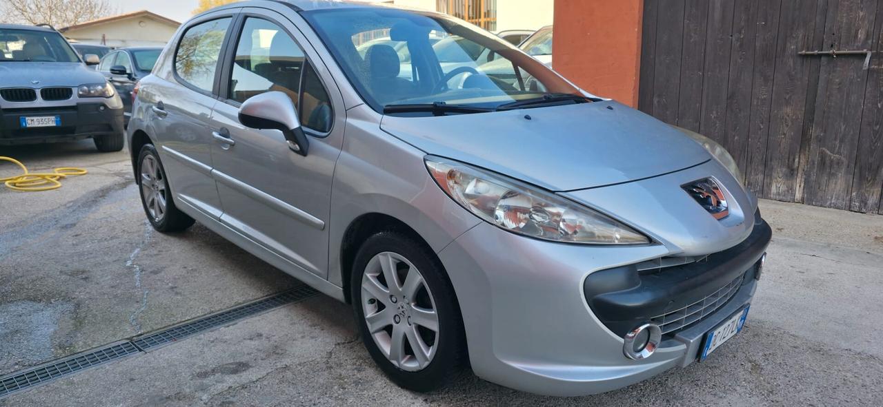 Peugeot 207 1.6 HDi 110CV 5p. Féline neopatentati