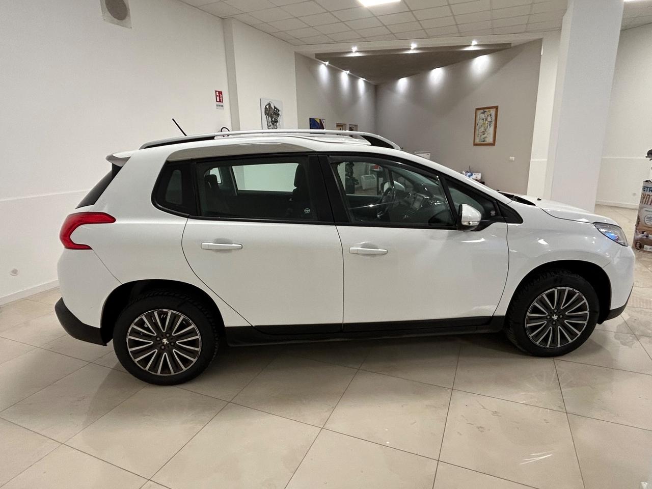 Peugeot 2008 BlueHDi 100 Active - gancio traino