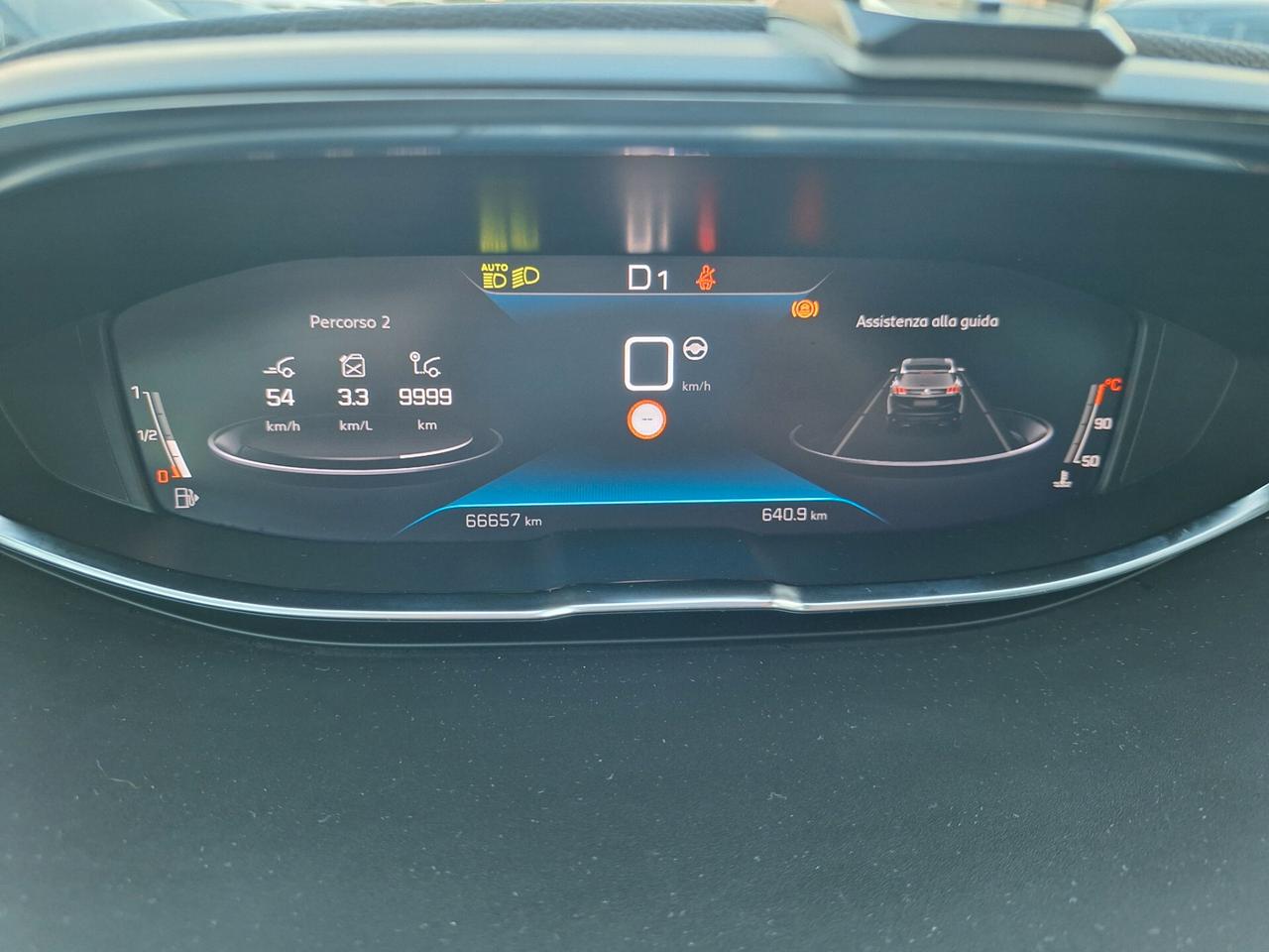 Peugeot 3008 ALLURE PACK 1.5 HDi 130cv S&S EAT8 NAV+RETROCAM. -2021