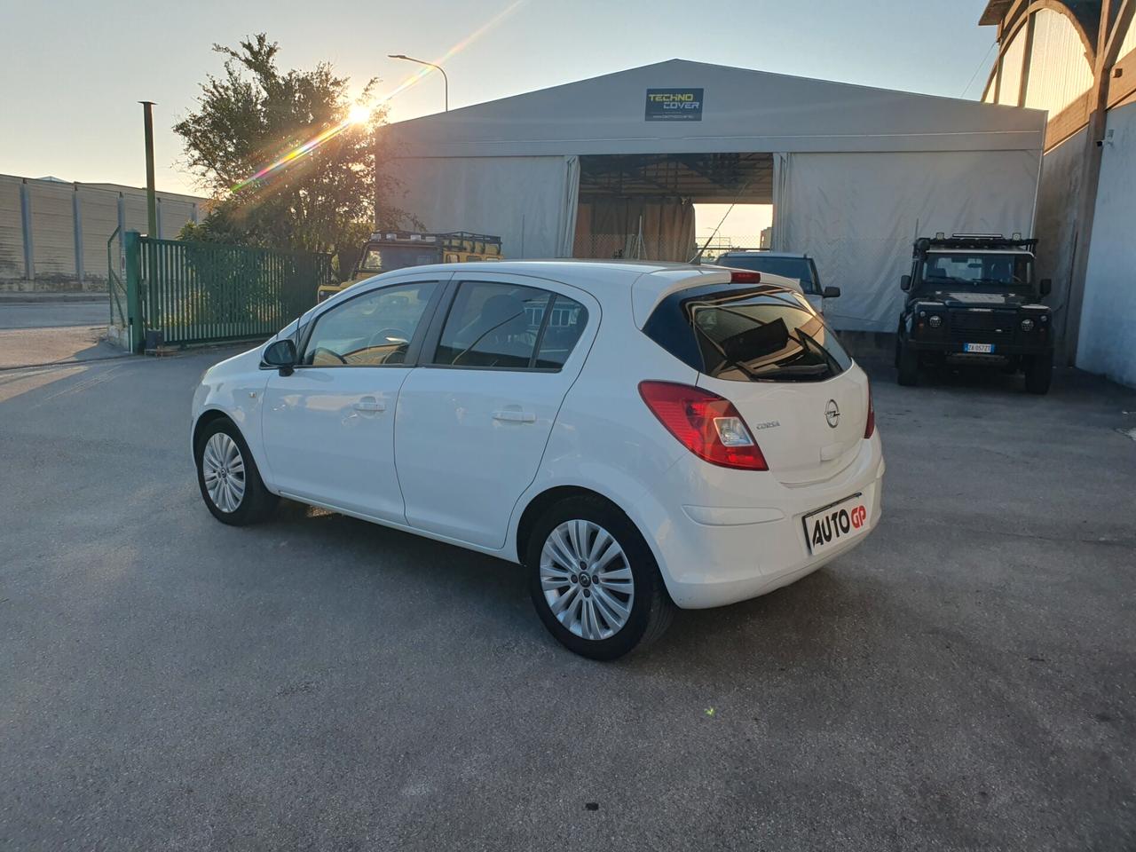 Opel Corsa 1.2 85CV benzina GPL Neopatent 2013