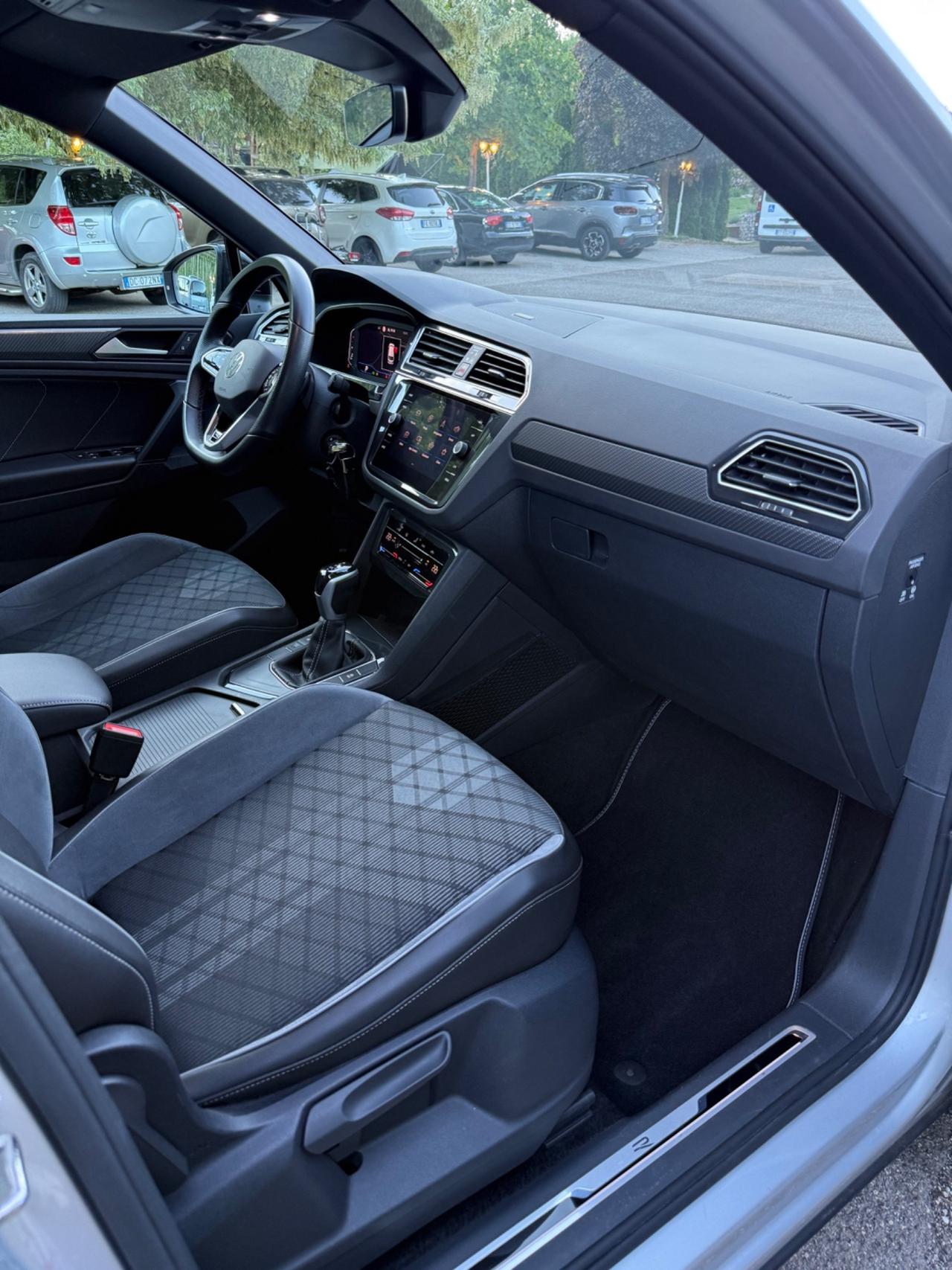 Volkswagen Tiguan 2.0 TDI 150 CV SCR DSG R-Line