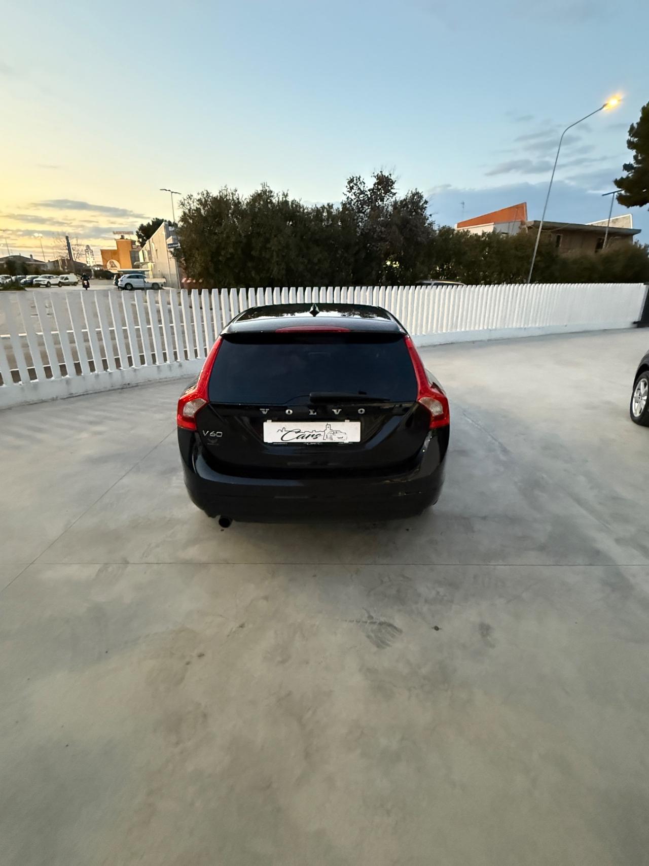 Volvo V60 D5 Geartronic Momentum