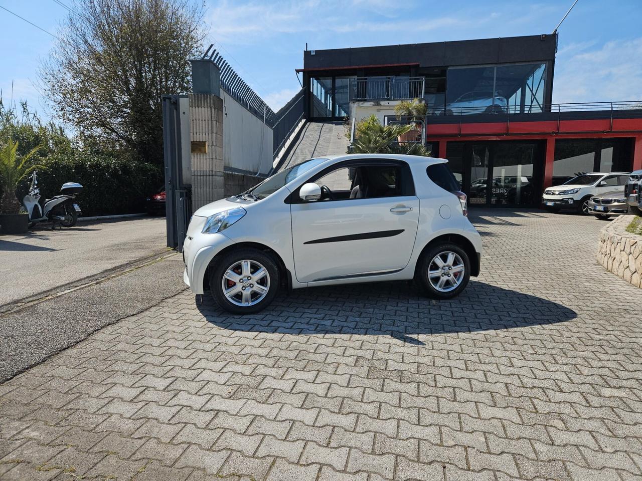 Toyota iQ 1.0 Sol