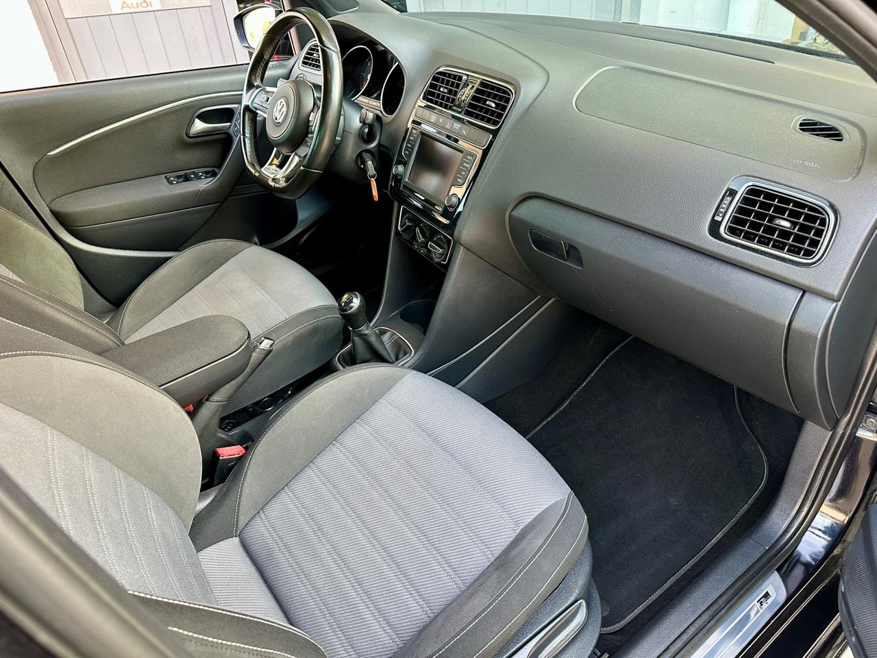 Volkswagen Polo 1.4 TDI 90 CV 5p. R-LINE