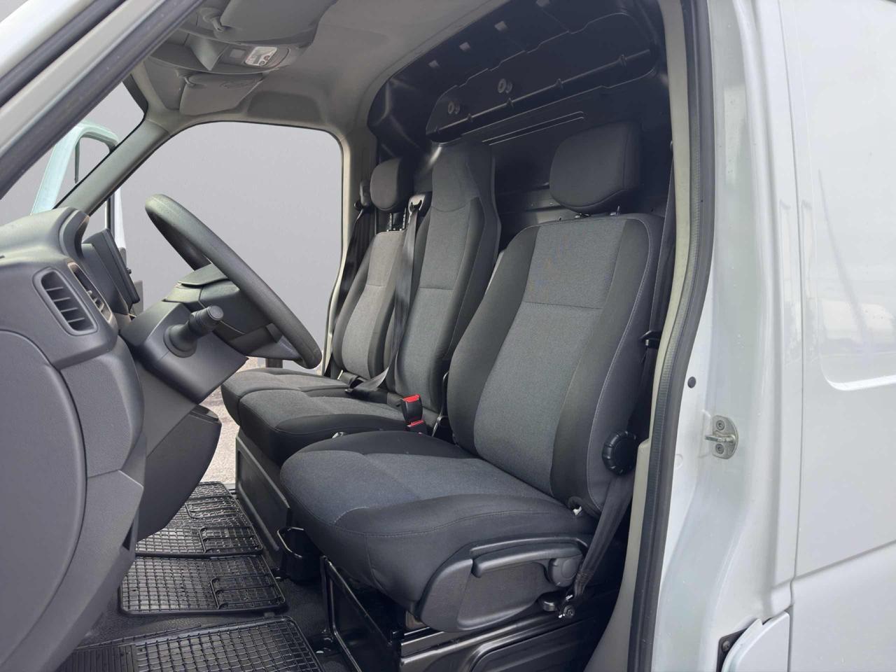 Renault Master (NISSAN INTERSTAR)35 2.3 dCi 135 CV(PM-TM-L2H2)