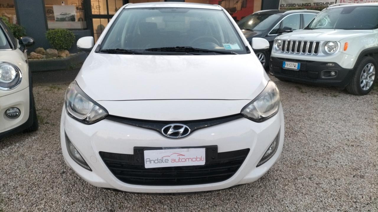 Hyundai i20 1.2 5p.** NEOPATENTATI **