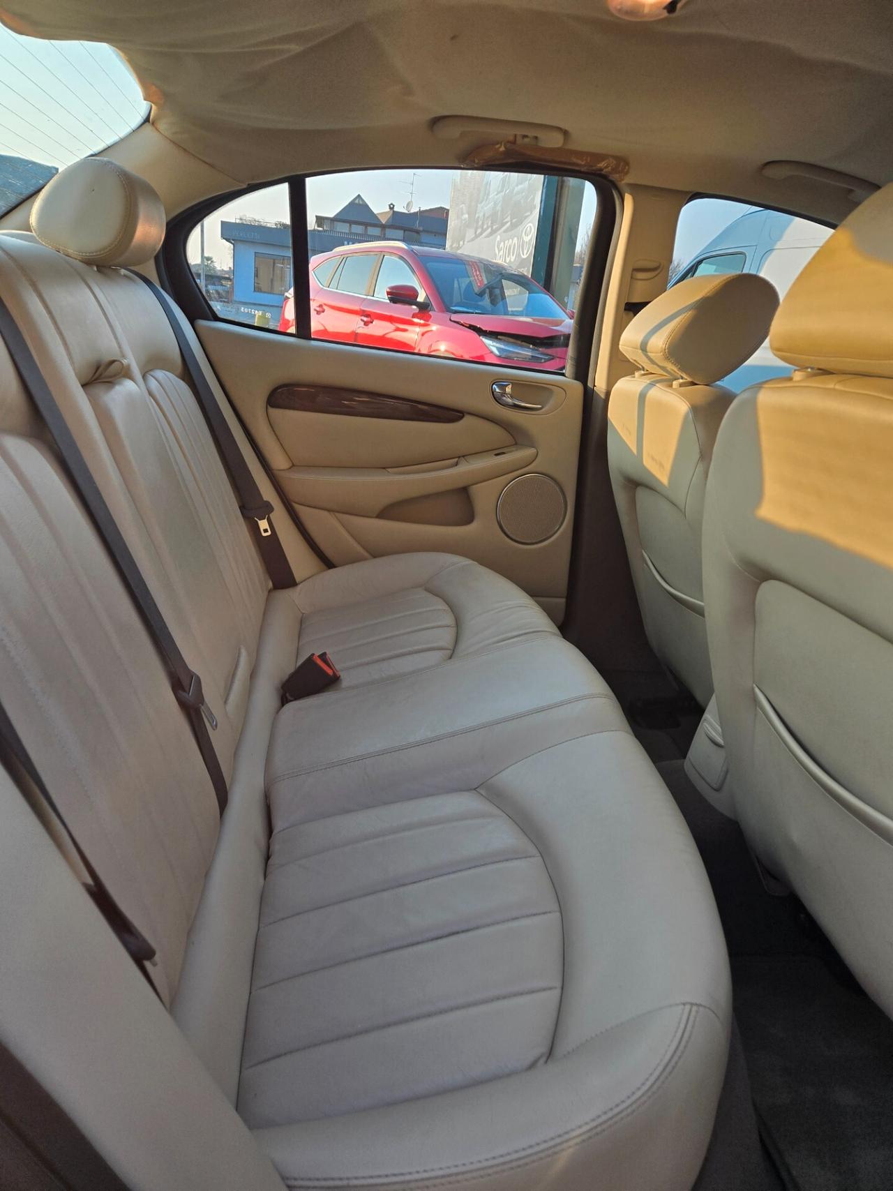 Jaguar X-Type 2 litri V6 24V cat Executive