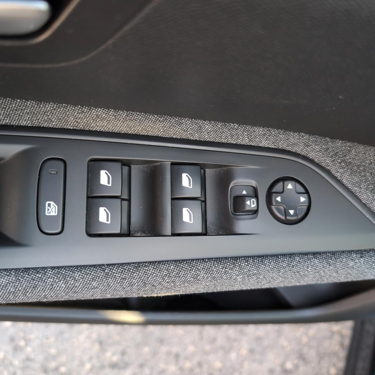 Peugeot 3008 1.5 Bluehdi 130 Cv Eat8 Business