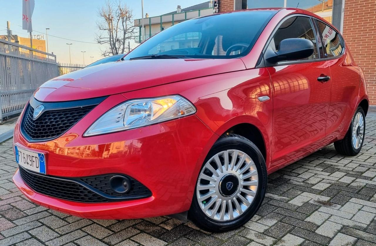 Lancia Ypsilon 1.2 69 CV 5 porte GPL Ecochic Elefantino Blu