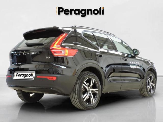 VOLVO XC40 B3 automatico Plus Dark Aziendale