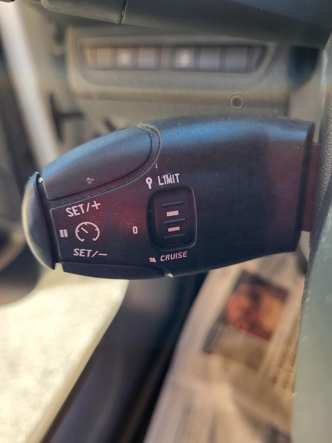 PEUGEOT 208 1,4 HDI-UNICA PROPRIETAR-4 REVISIONI