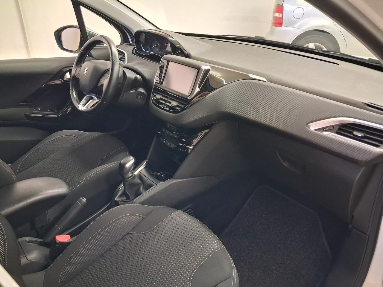 Peugeot 208 PureTech 82 5 porte Allure