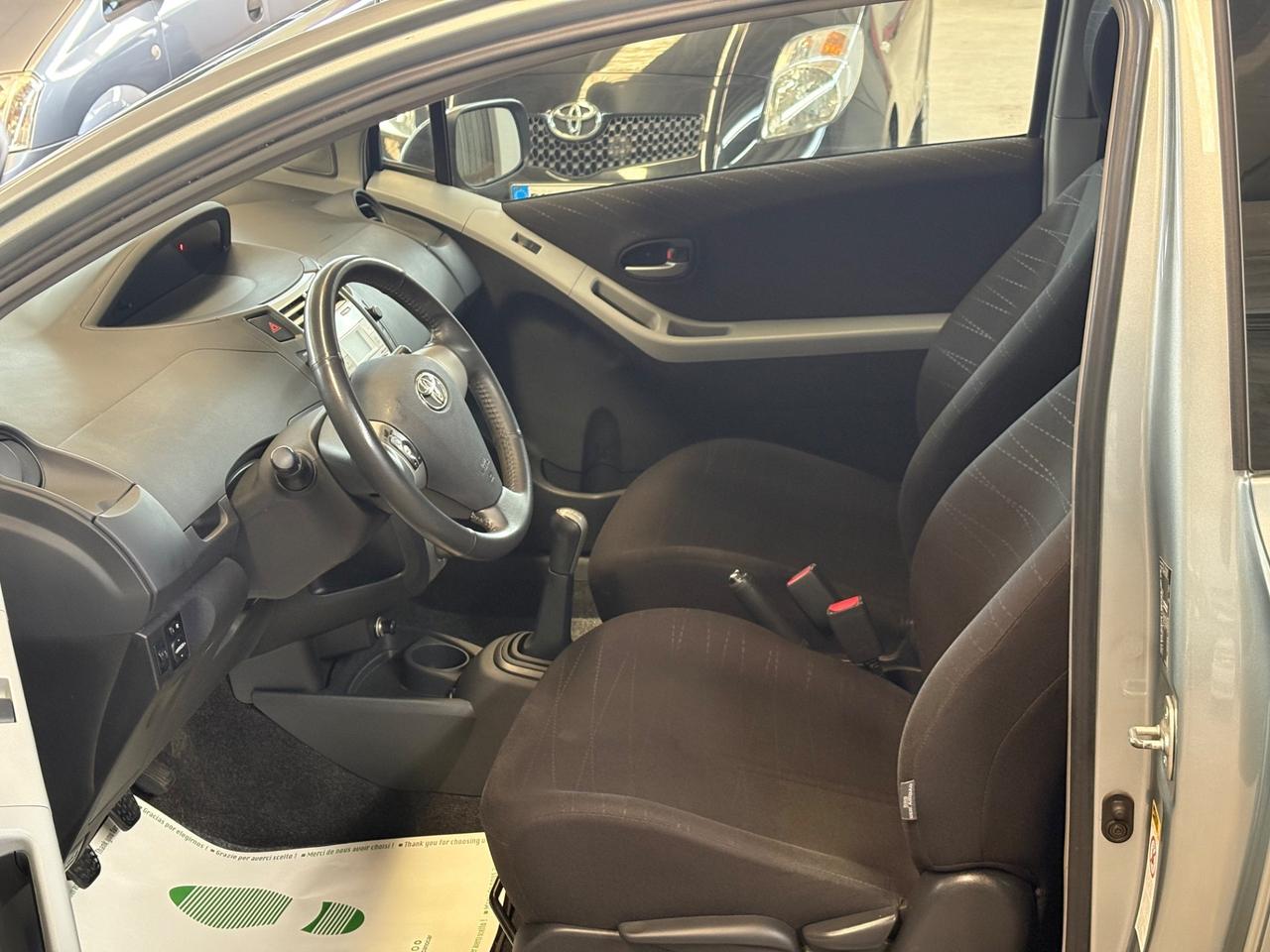 Toyota Yaris 1.0 3 porte Sol