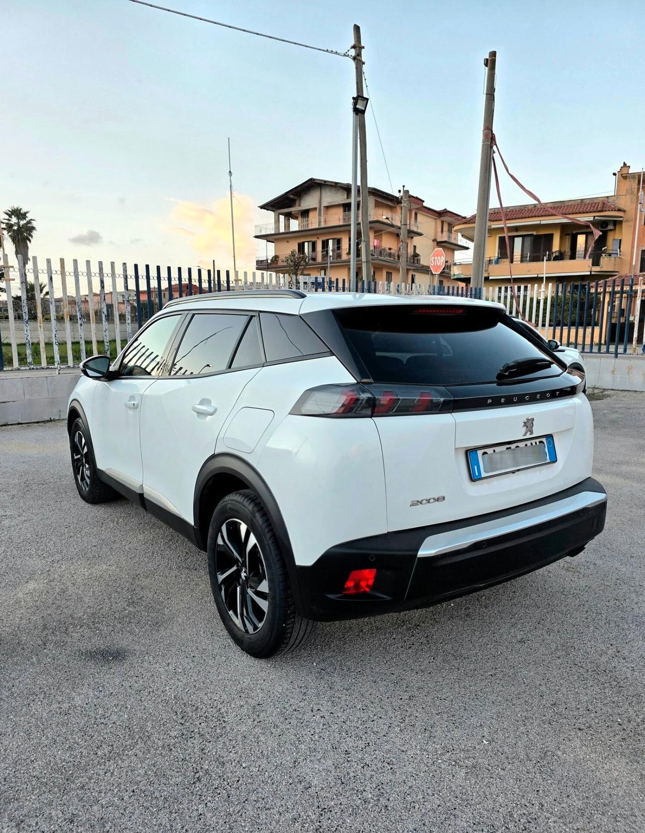 Peugeot 2008 1.5 BlueHDi 102 CV Allure Navi Pack con 87.000 Chilometri