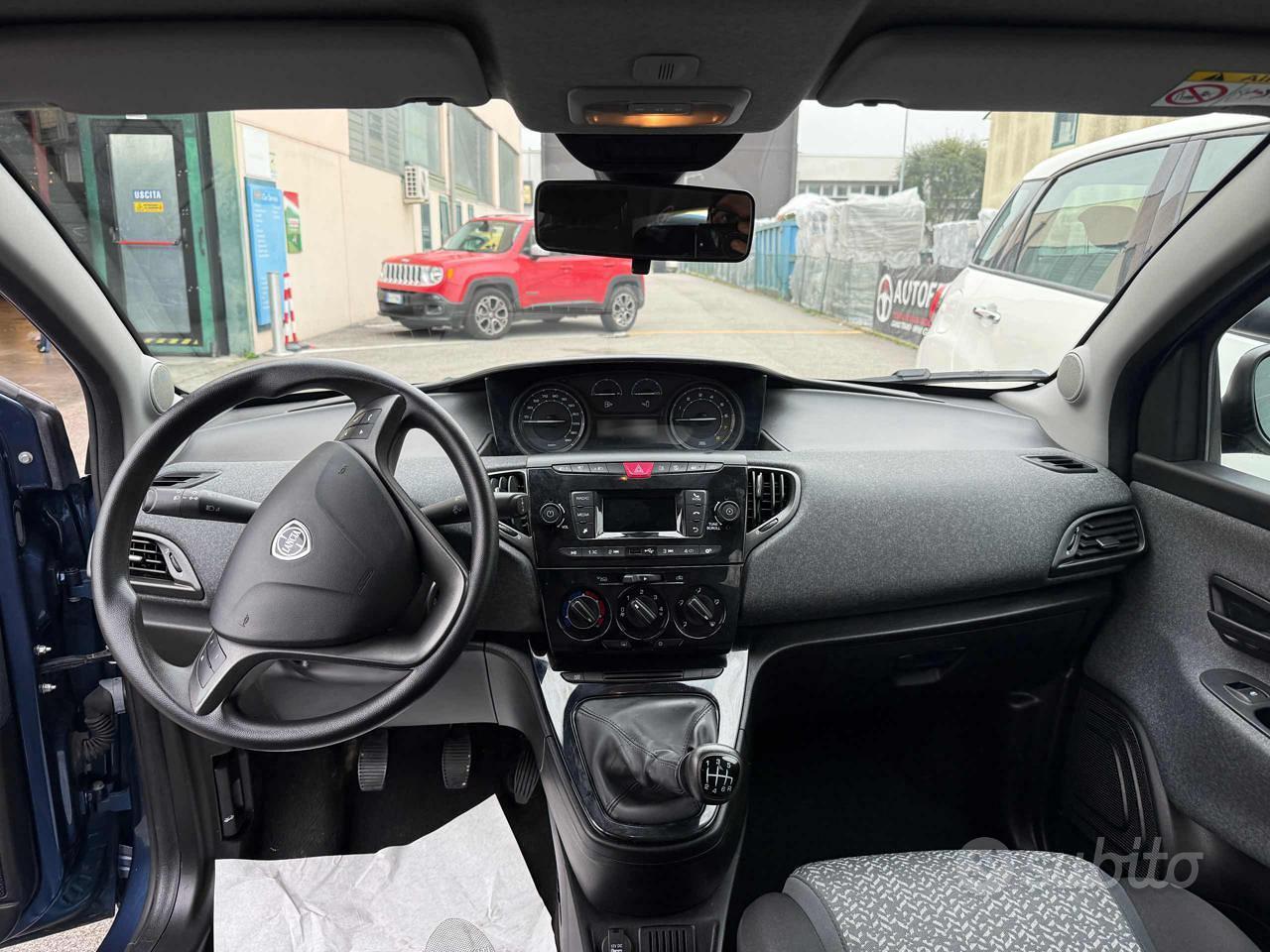 LANCIA Ypsilon 1.0 FireFly S&S Hybrid Silver Pl