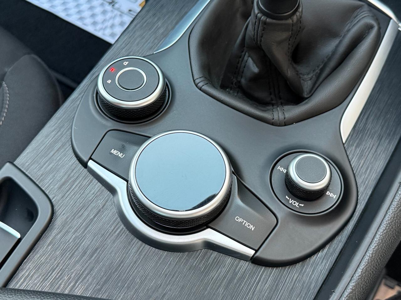 Alfa Romeo Giulia 2.2 TD 160CV NAVI LED - 2019