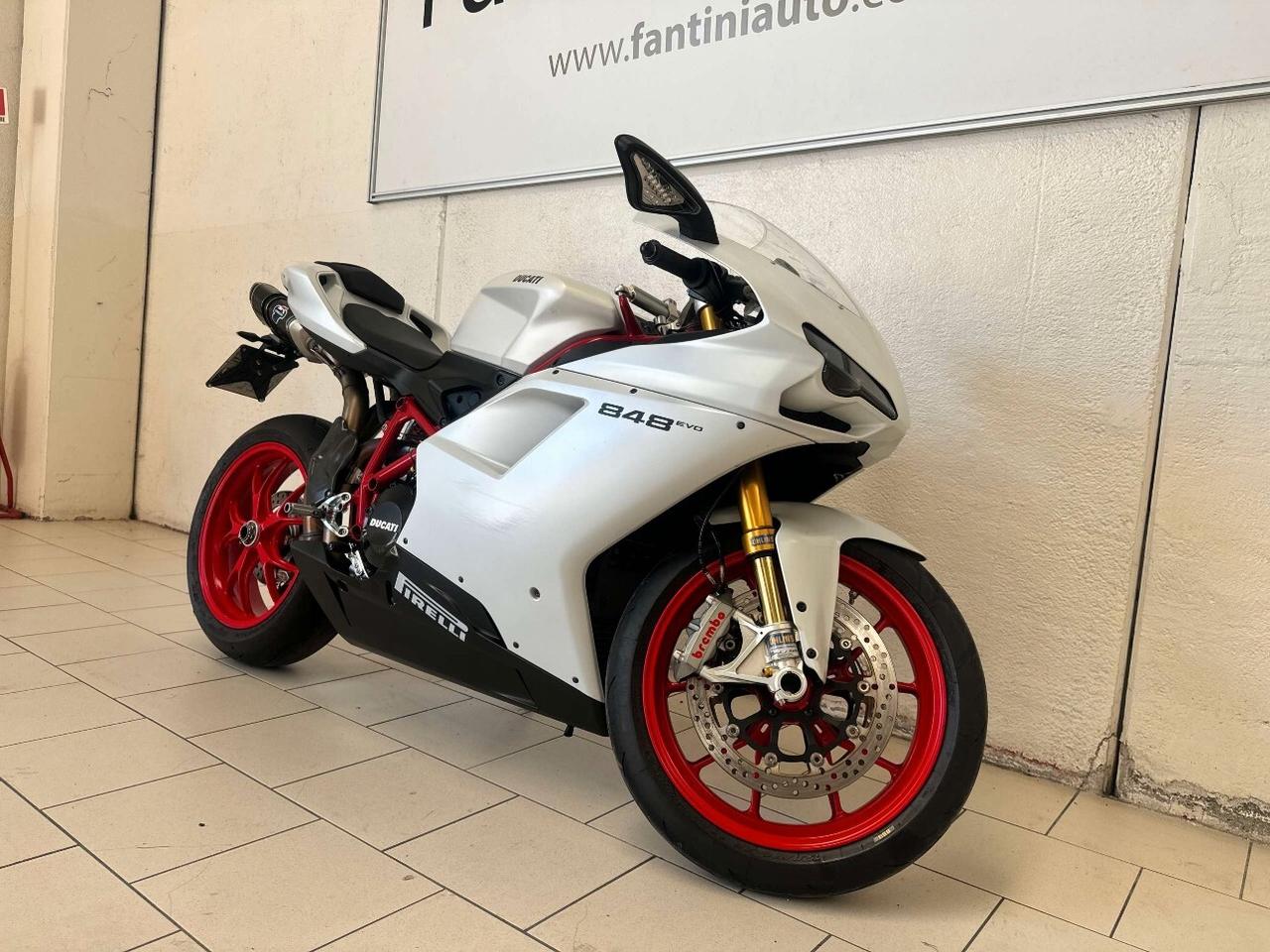 Ducati 848 EVO-LEGGI SOTTO