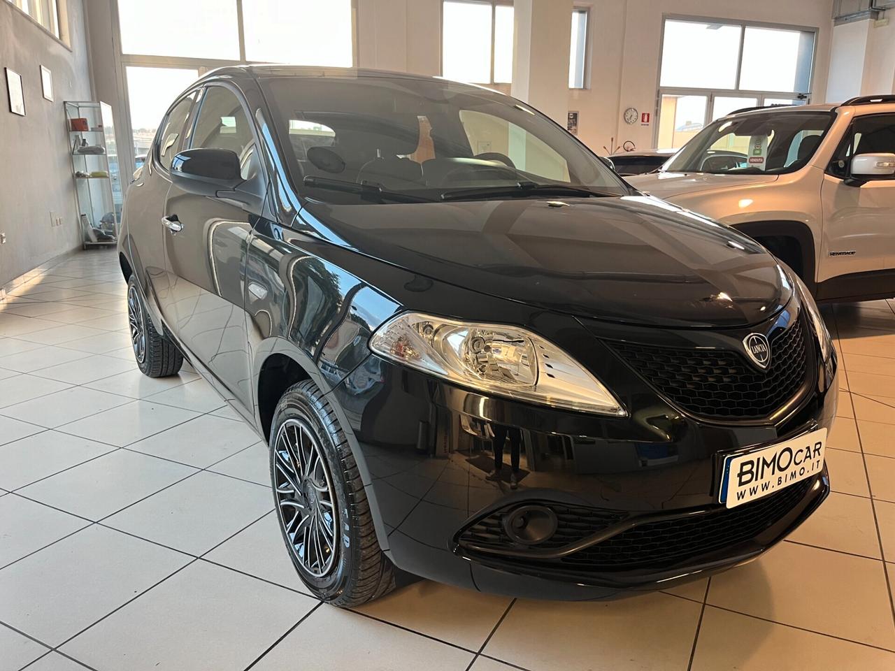 Lancia Ypsilon 0.9 TwinAir 5 porte Metano Ecochic Gold