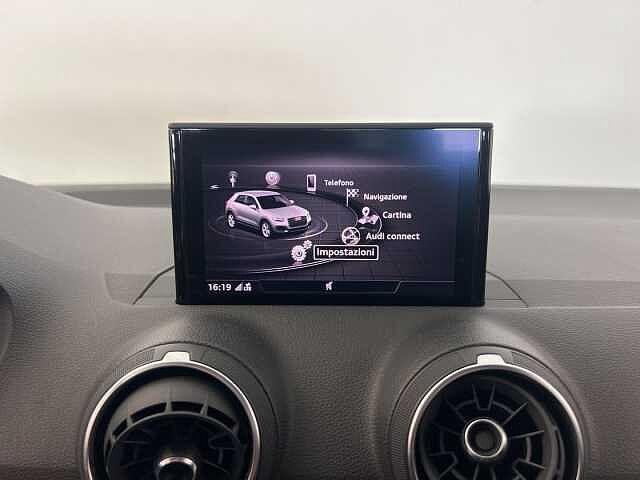 Audi Q2 30 TDI Business Design