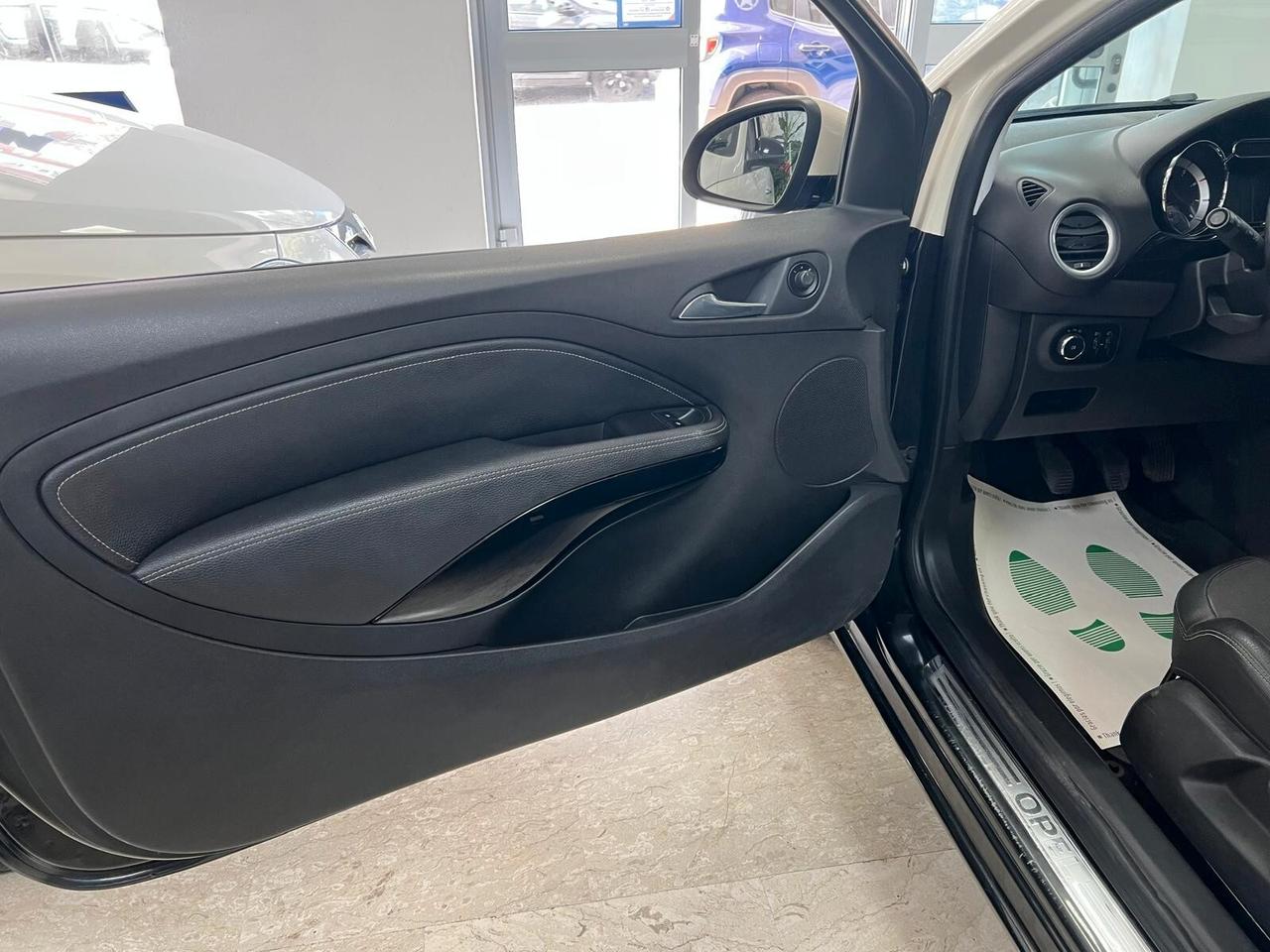 Opel Adam 1.4 87 CV Slam