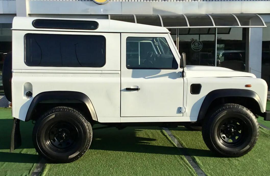 Land Rover Defender 90 2.2 TD4 Station Wagon N1