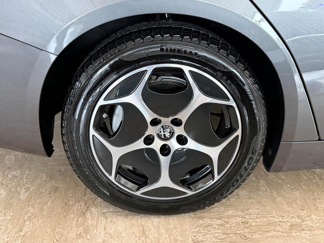 Alfa Romeo Giulia 2.2 TURBODIESEL 160 cv. AT8 SUPER BUSINESS