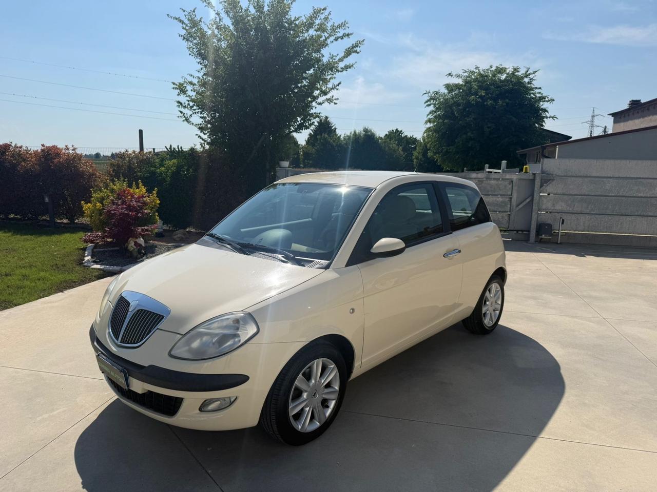 Lancia Ypsilon 1.2 16V Argento