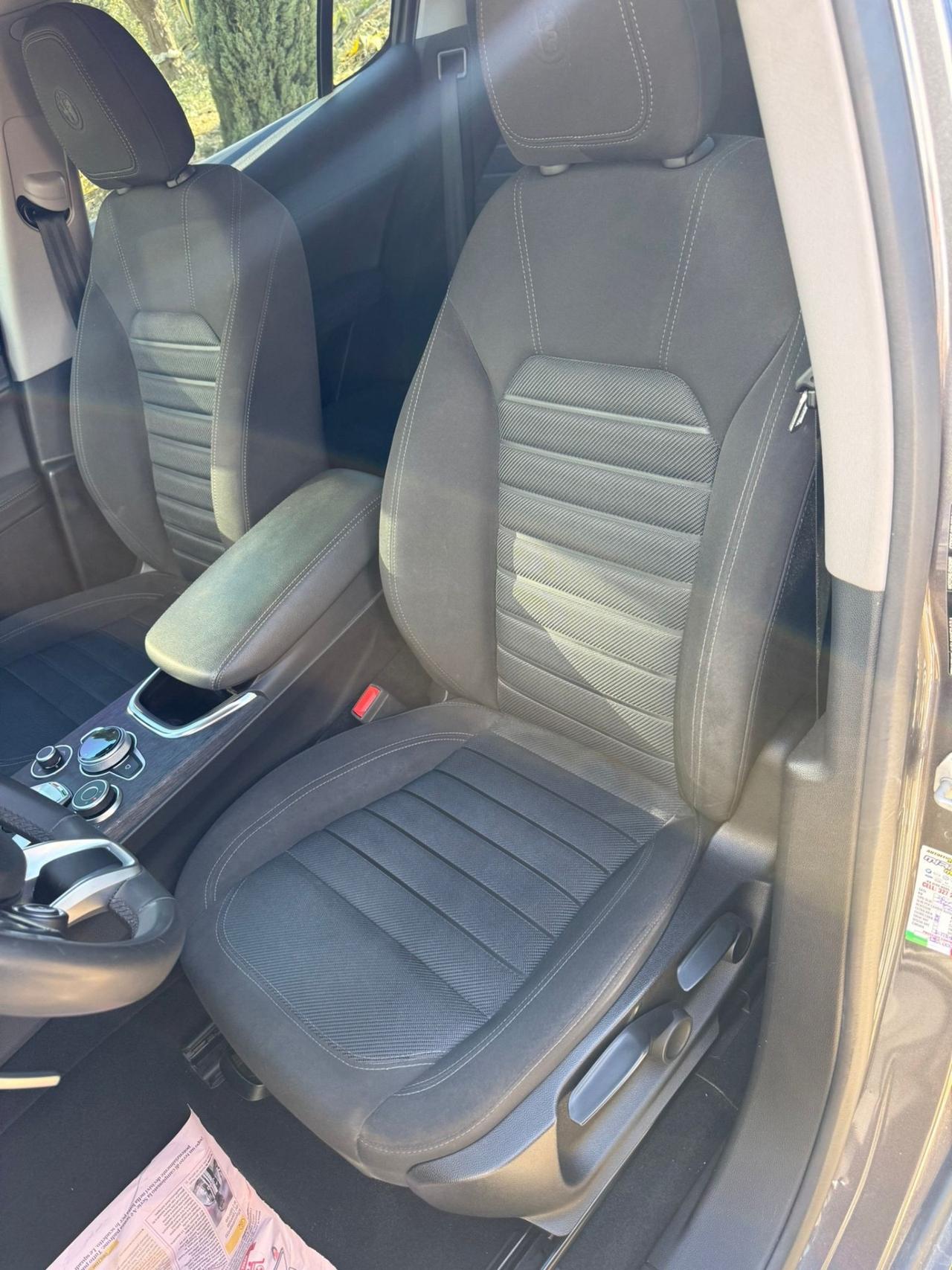 Alfa Romeo Stelvio Restynling - 190 CV AT8 Q4