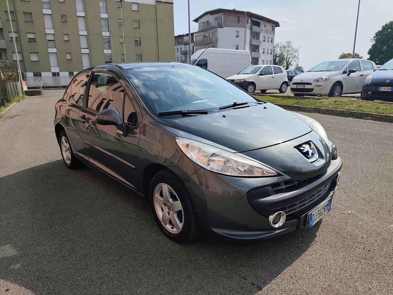 Peugeot 207 1.4 VTi benz euro 4 neopatentati