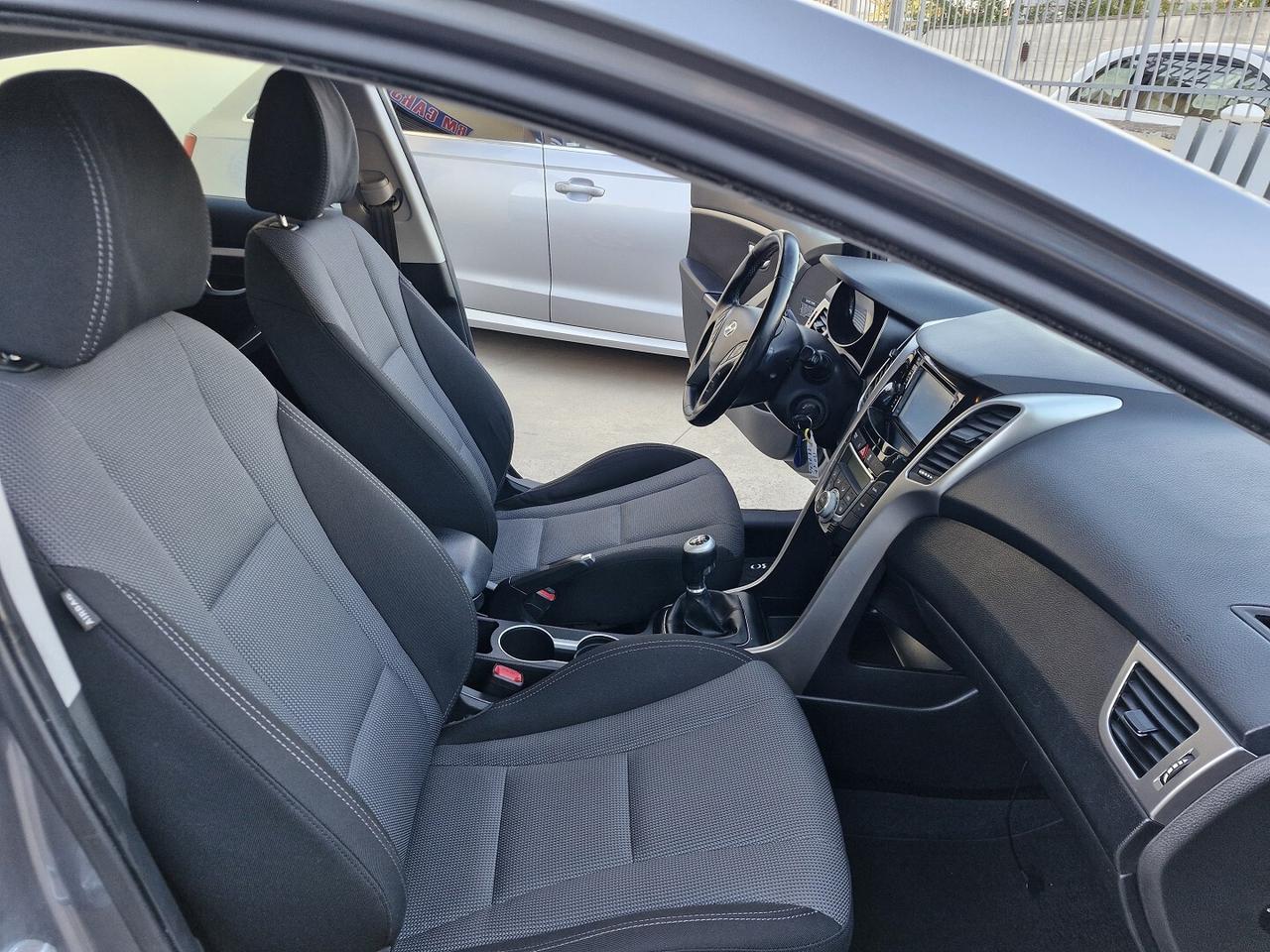 HYUNDAI I30 1.6 CRDi128CV TAGLIANDATA HYUNDAI