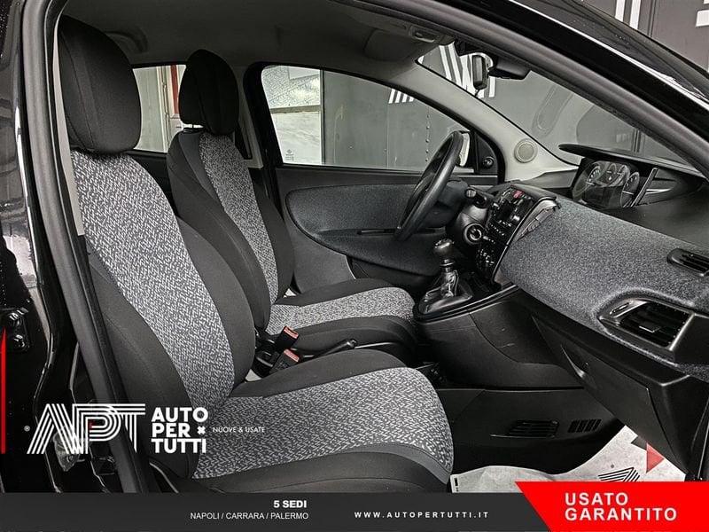 Lancia Ypsilon Ypsilon 1.0 firefly hybrid Silver s&s 70cv