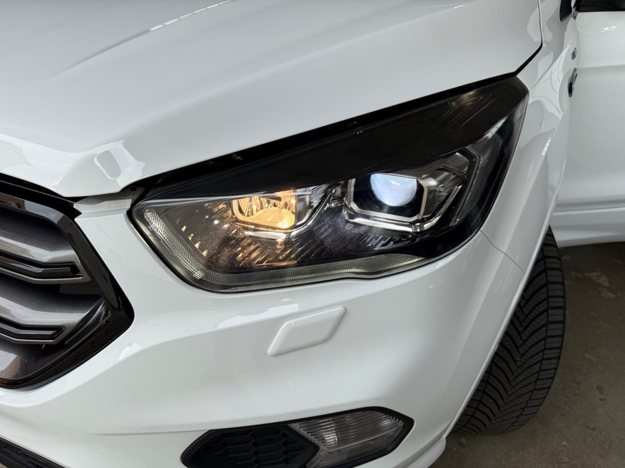 Ford Kuga 1.5 TDCI 120 CV S&S 2WD Powershift ST-Line