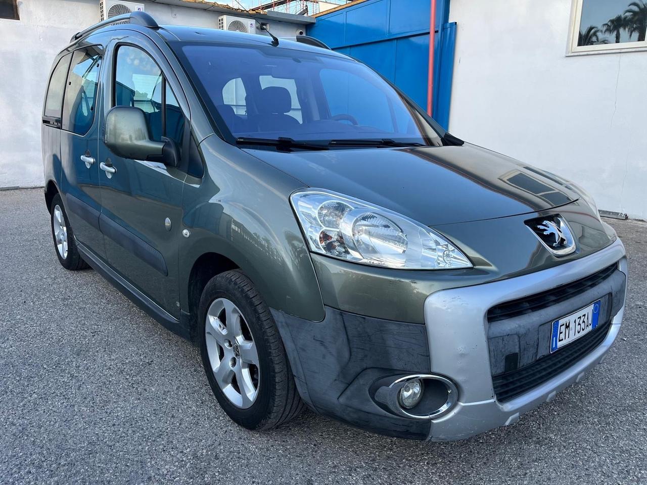 Peugeot partner tepee-5P-1.6 hdi-2012