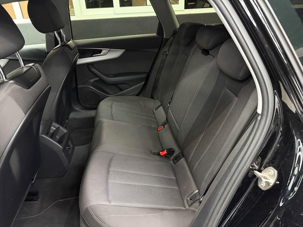 Audi A4 Avant 35 2.0 TDI 163 CV S tronic