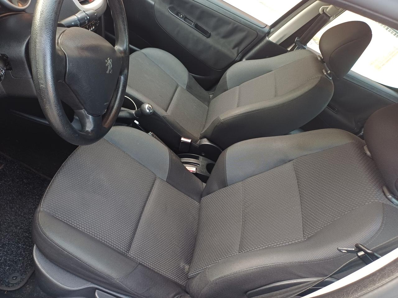 Peugeot 207 1.4 HDi 90CV 5p. Energie Sport 2010