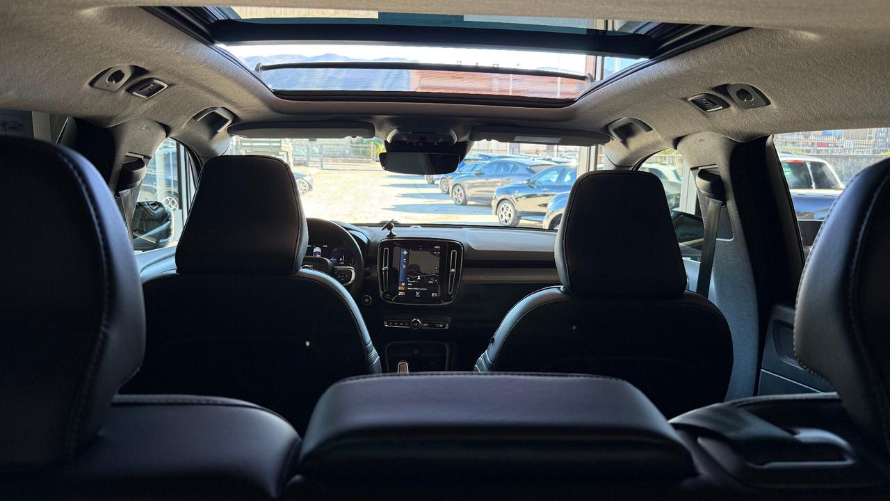 Volvo XC40 T5 Recharge Plug-in Hybrid TETTO APRIBILE