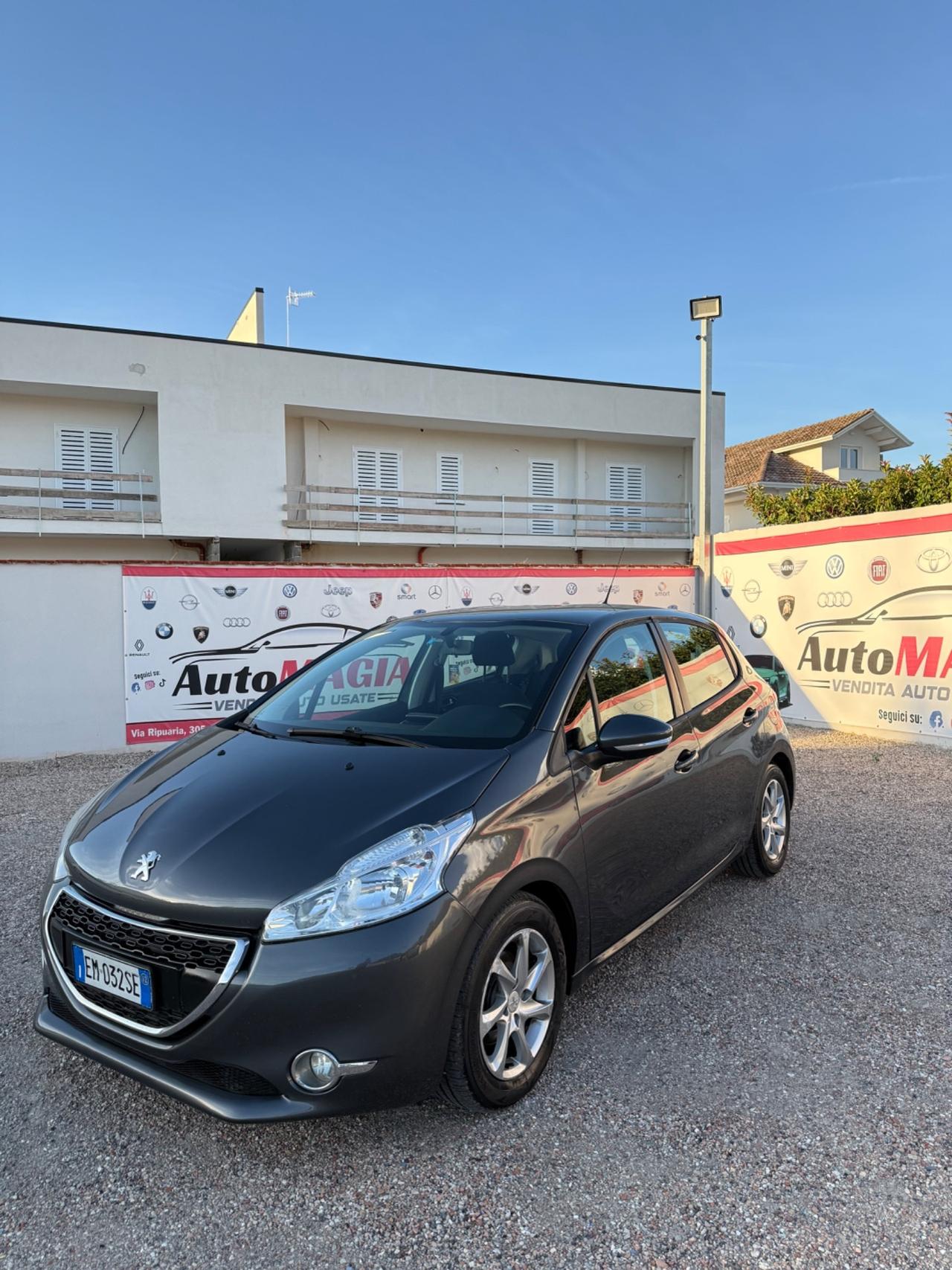 Peugeot 208 1.4 HDi 68 CV 5 porte Allure
