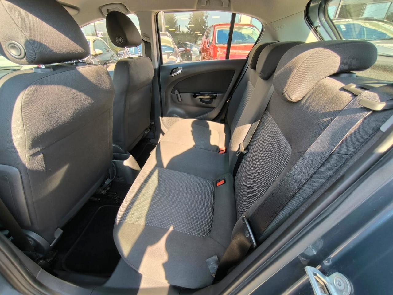 Opel Corsa 1.2 5 porte Club *NEOPATENTATI*BENZINA-E4*
