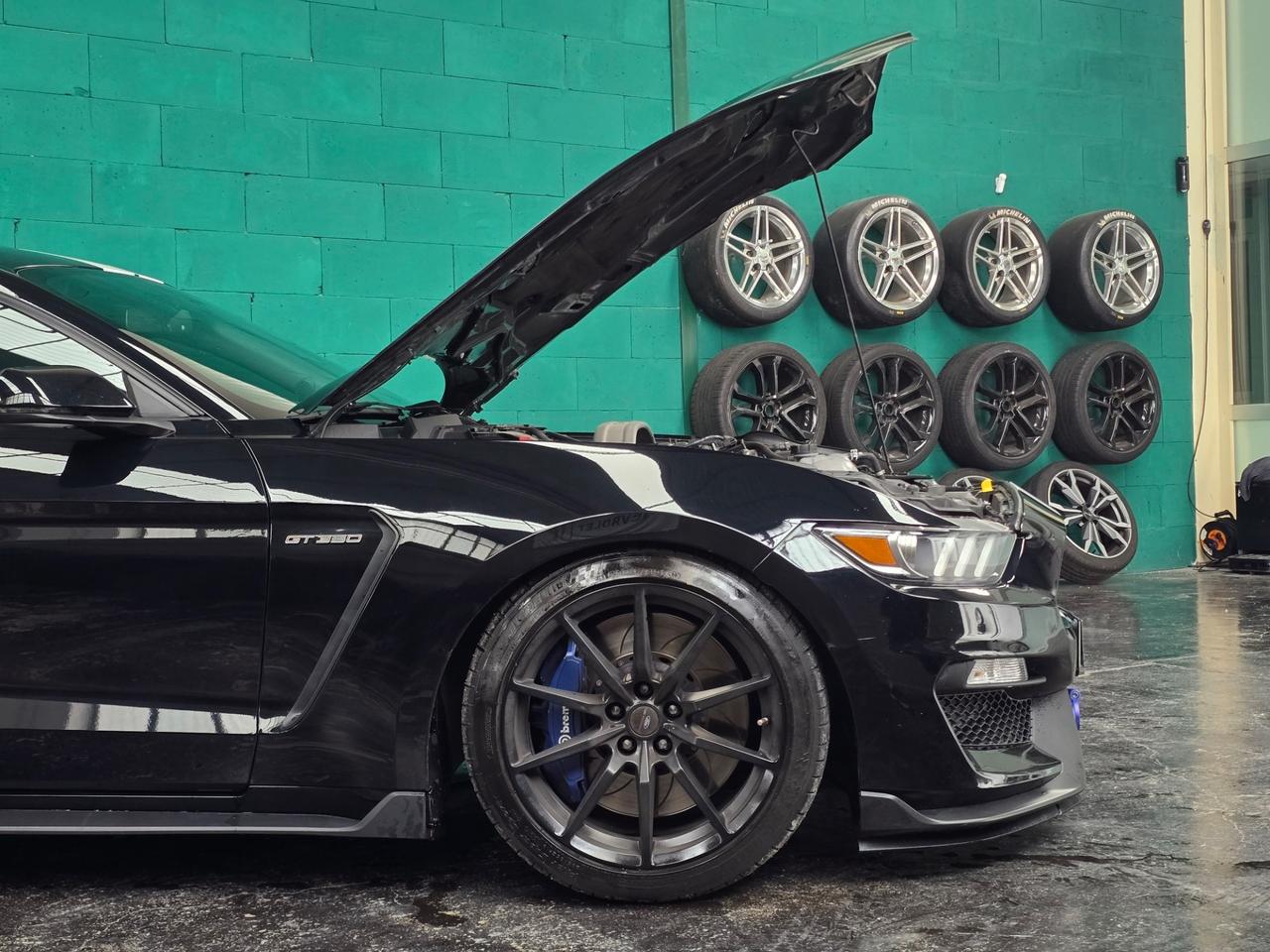 Ford Mustang Shelby GT350 5.2 V8