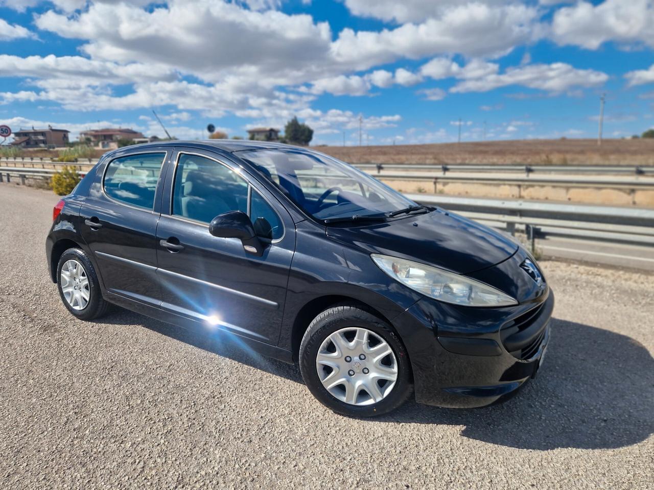 Peugeot 207 1.4 HDi 70CV 5p. X Line