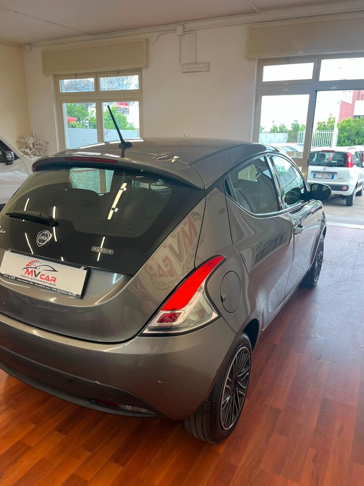 Lancia Ypsilon 1.0 FireFly 5 porte S&S Hybrid Gold Plus