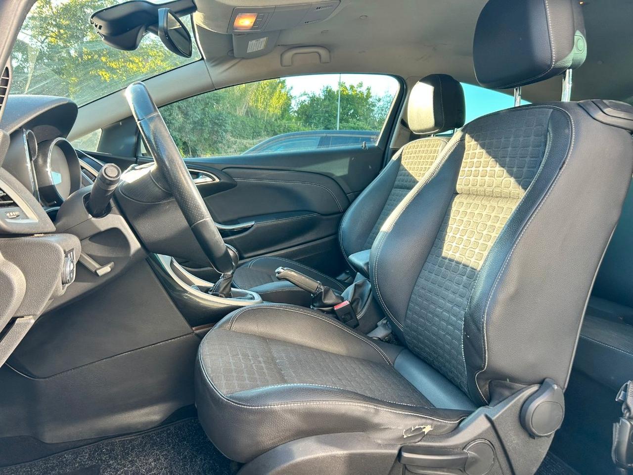 Opel Astra GTC 1.7 cdti ecotec Cosmo s&s 130cv