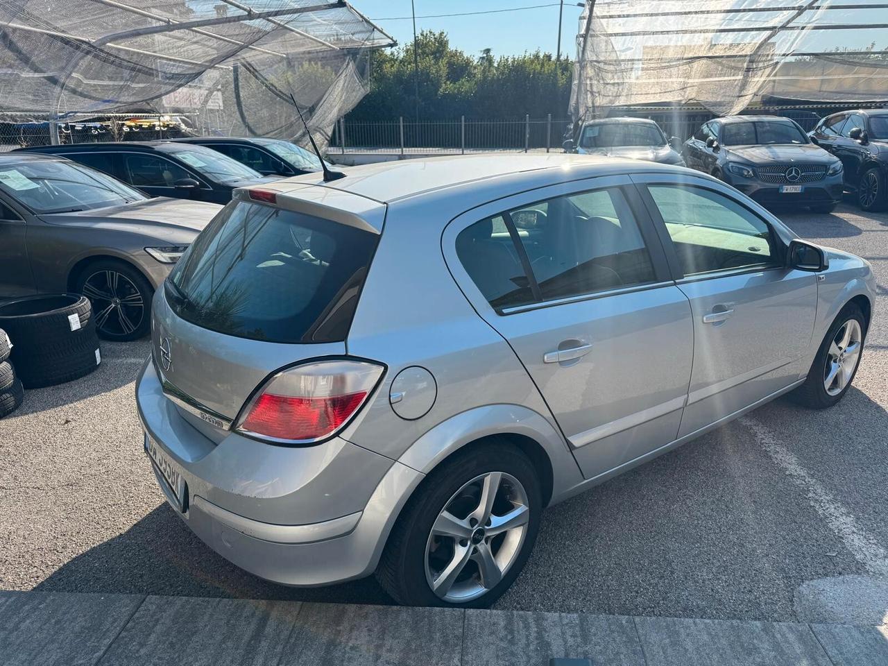 Opel Astra 1.9 16V CDTI 150CV 5 porte Cosmo