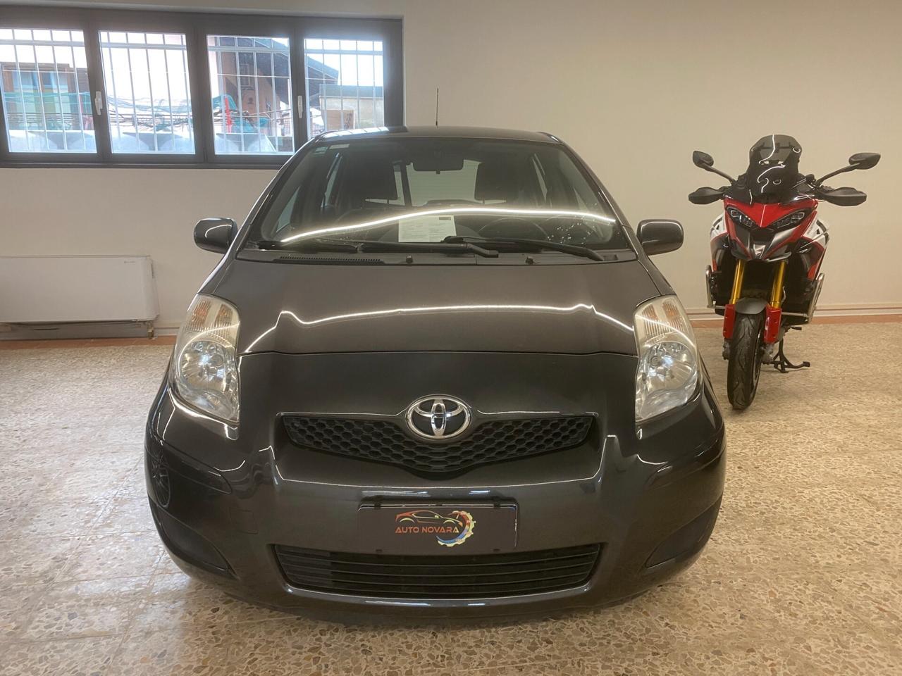 Toyota Yaris 1.0 5 porte Now benzina NEOPATENTATI