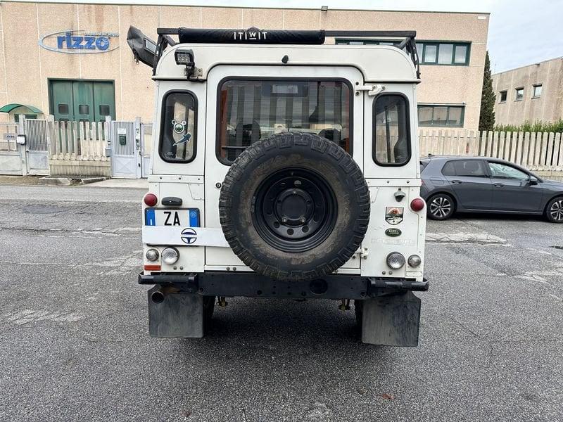 Land Rover Defender Defender 110 2.4 td SW 122cv